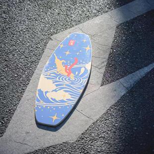 跳海联名平衡板(巴适得板)有人跳海运动核心健身跳海酒馆联名