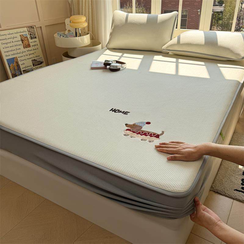 卡通腊肠狗奶白凉豆豆凉席夏季凉感冰丝席三件套夏天空调软席床笠