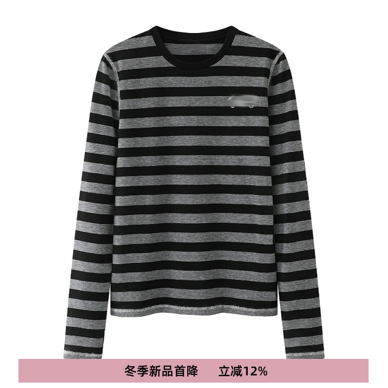 百搭卡通小标圆领条纹长袖针织衫