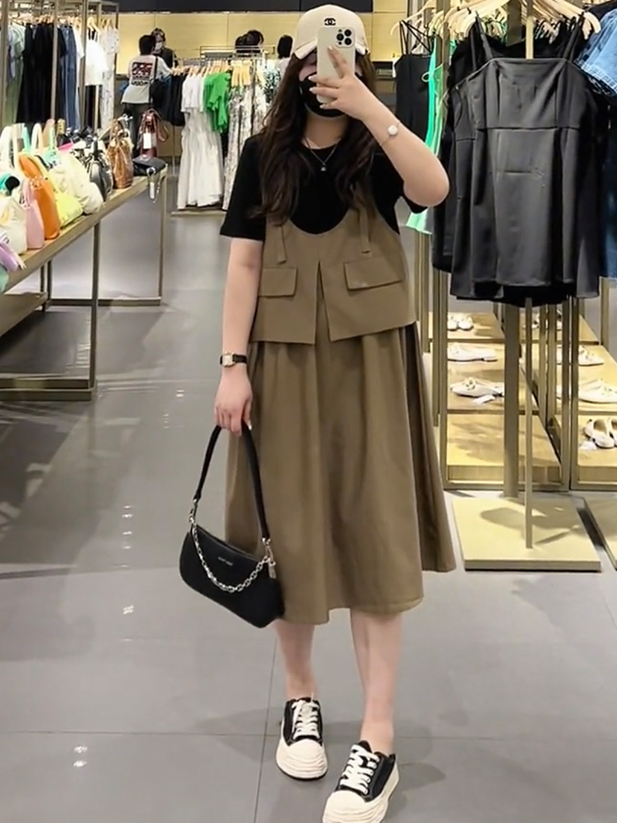 大码女装夏季2025胖mm藏肉假两件套显瘦连衣裙微胖减龄宽松长裙潮