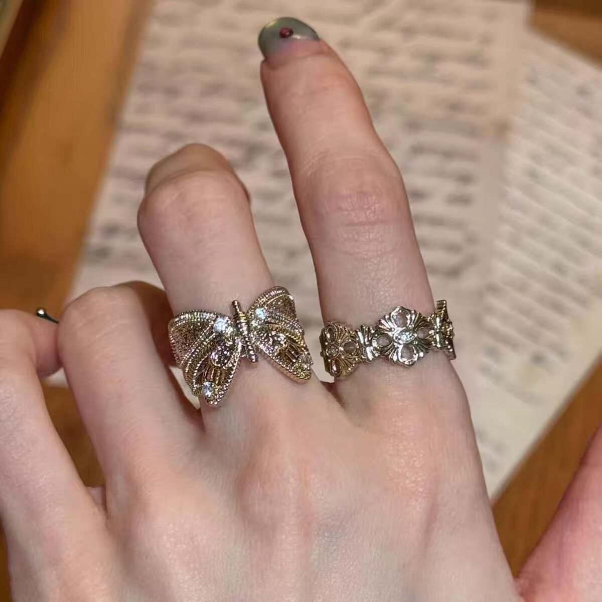 绝美中古vintage古着咖啡金蝴蝶开口戒指女小众设计感鸢尾食指戒