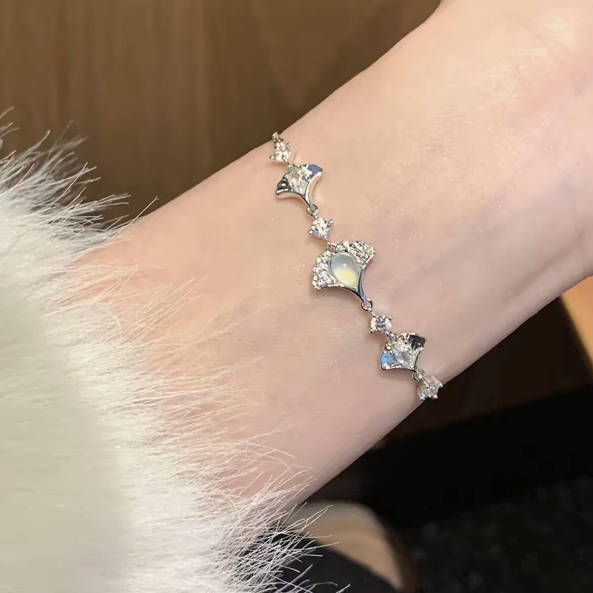 清冷感猫眼石银杏叶手链女高级轻奢小众设计感时尚手饰可调节饰品