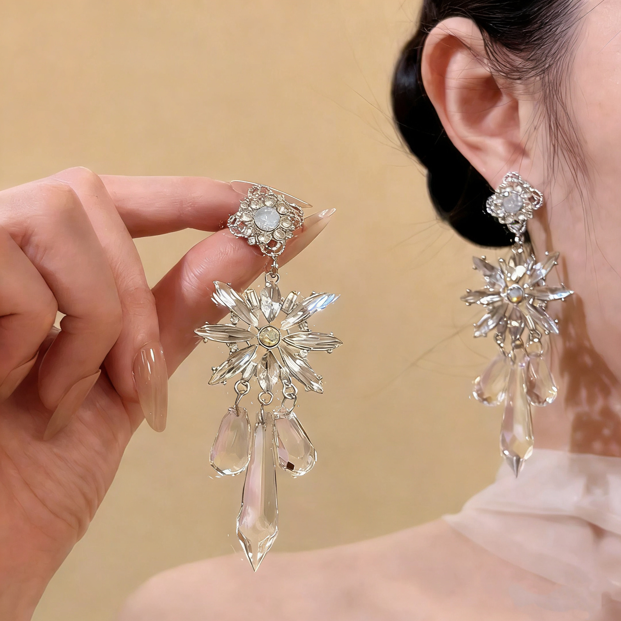 韩版简约镶钻花朵几何耳环女2026新款轻奢高级感长款流苏耳坠耳饰