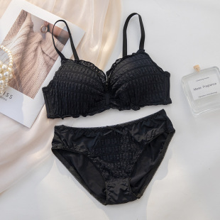 甜美内衣女小胸聚拢薄款无钢圈防下垂大学学生文胸内裤一套装白色