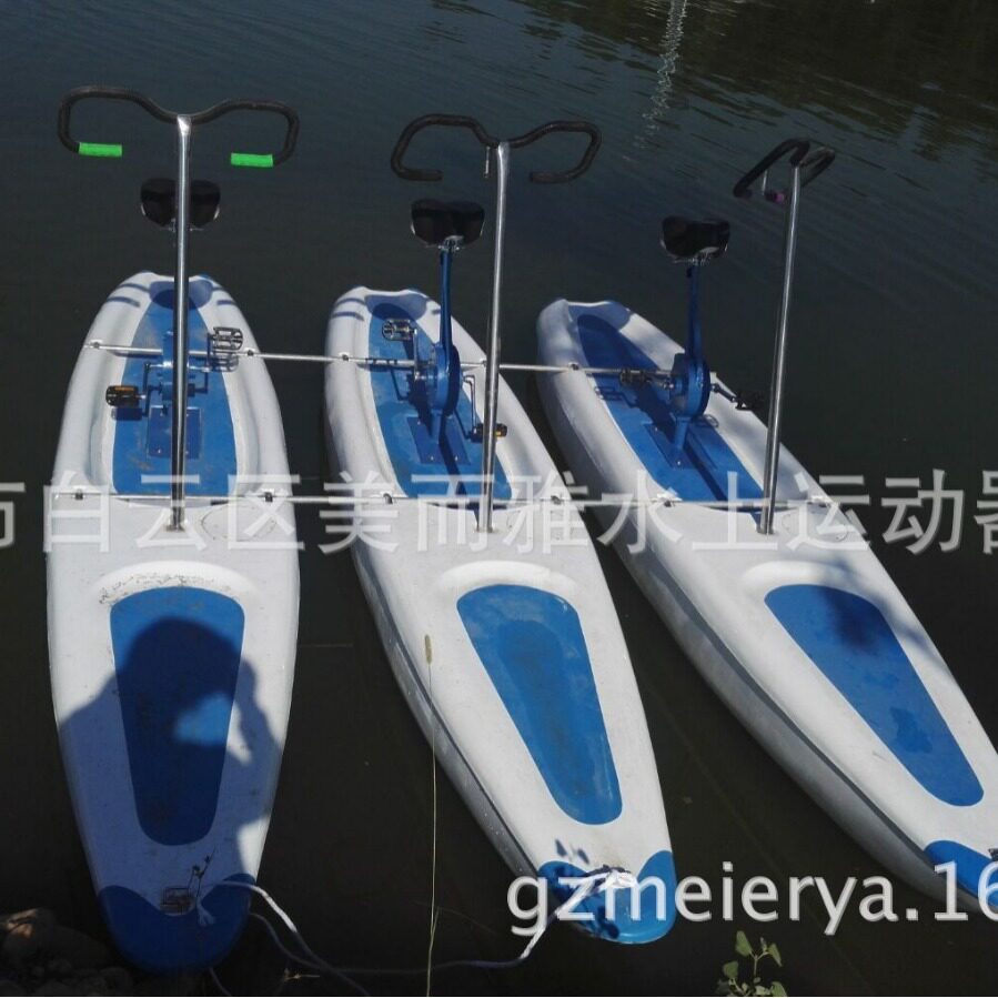 三人自行车亲子情侣脚踏单车稳固不湿身水上代步工具公园休闲健身
