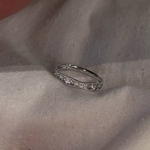 细闪素圈银色戒指女小众设计轻奢高级感食指戒独特冷门不掉色指环