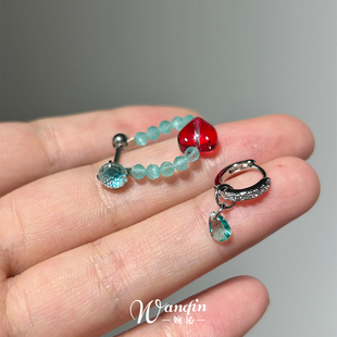 薄荷曼波串珠爱心耳环女不对称个性撞色耳钉小众酷飒耳饰