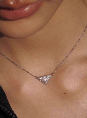 白色微镶三角项链女2026新爆款