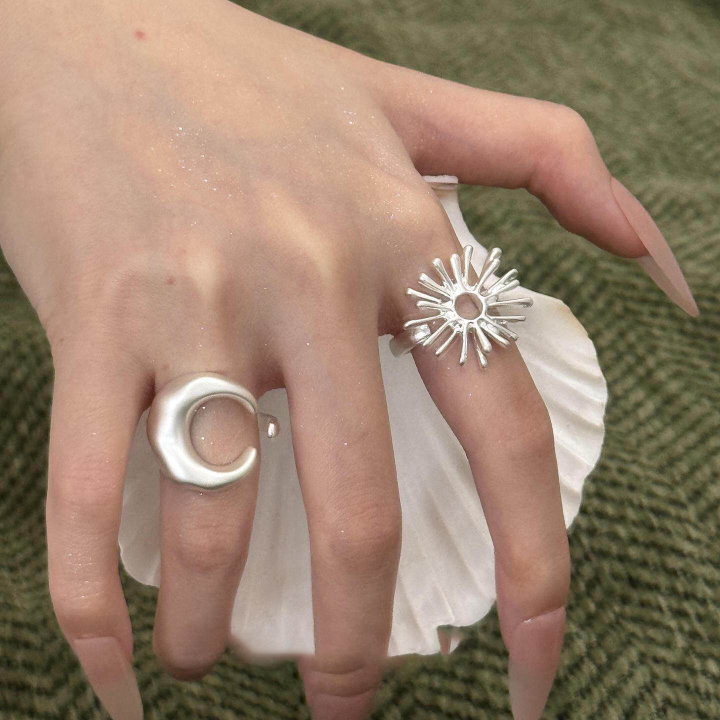 银色磨砂太阳月亮夸张戒指女小众设计食指戒中古独特漂亮个性指环