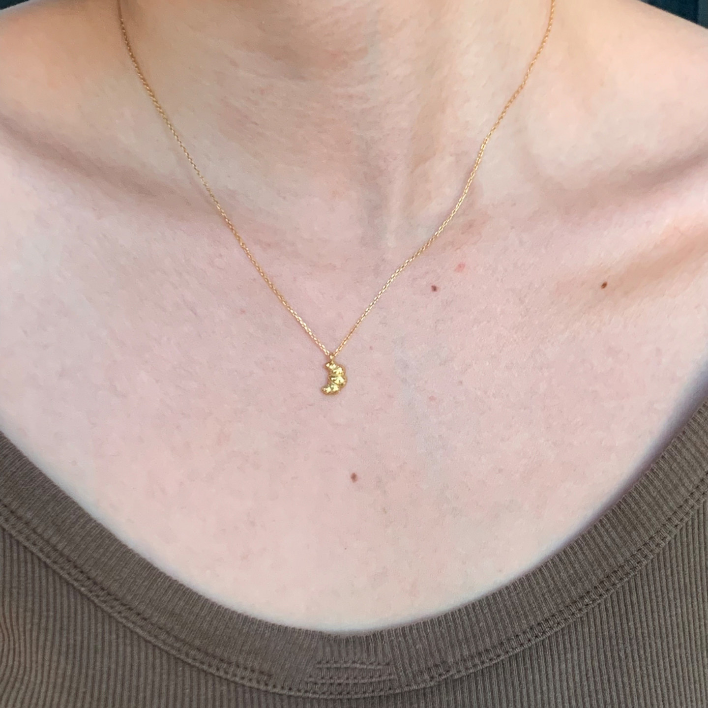 金色迷你可颂牛角包吊坠项链女韩系ins小众设计感百搭爆款锁骨链,饰品/流行首饰/时尚饰品新,项链,淘宝优惠券,粉丝福利购,淘宝优惠卷