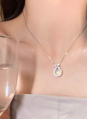 复古优雅冰透仿白玉髓吊坠项链女