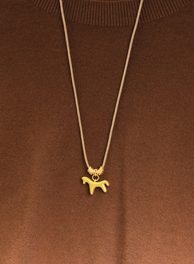 拉丝磨砂立体小马吊坠项链女轻奢