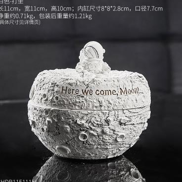 newNordic Astronaut/Spaceman Ash Tray Living Room Decoration