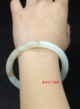 和田玉糖玉手镯圆条镯子