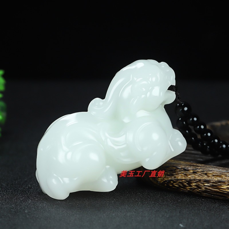 和田玉羊脂白玉貔貅手把件