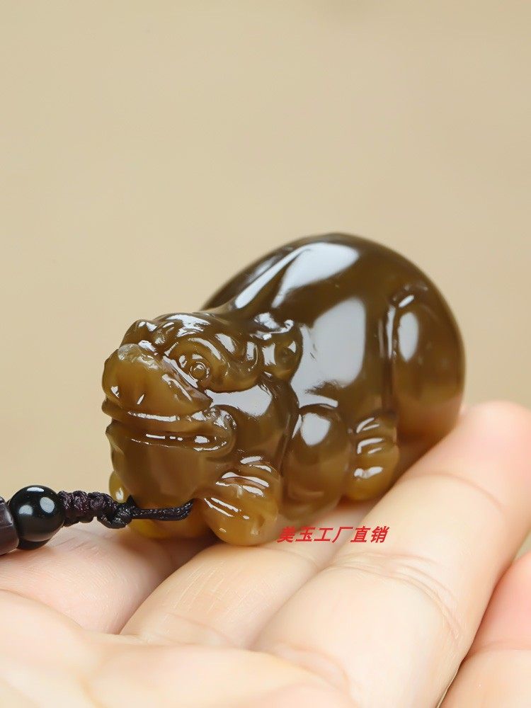 天然新疆和田玉且末糖玉貔貅挂件玉石糖玉红糖招财貔貅吊坠男女款
