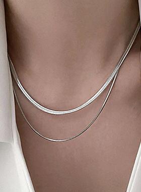 Girl with double necklace women双层叠戴蛇骨炼项炼女金色颈炼