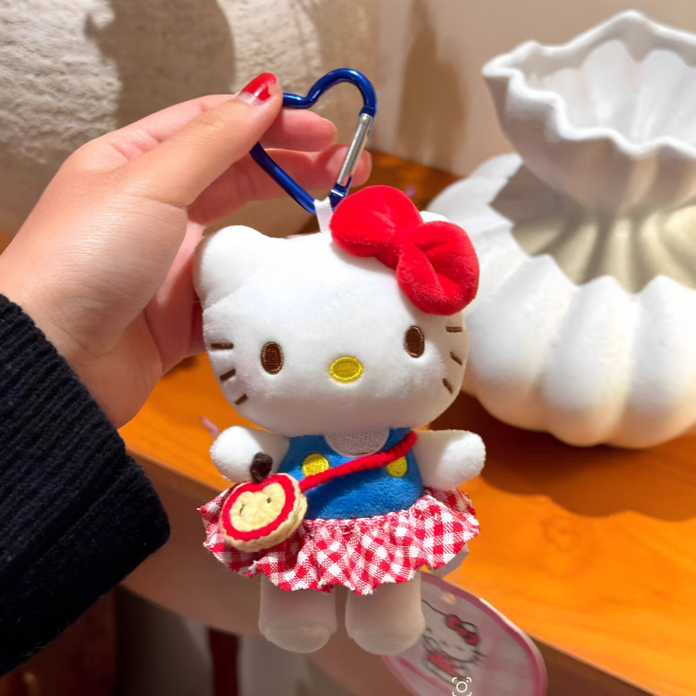日本正版凯蒂猫格子裙车挂钥匙扣