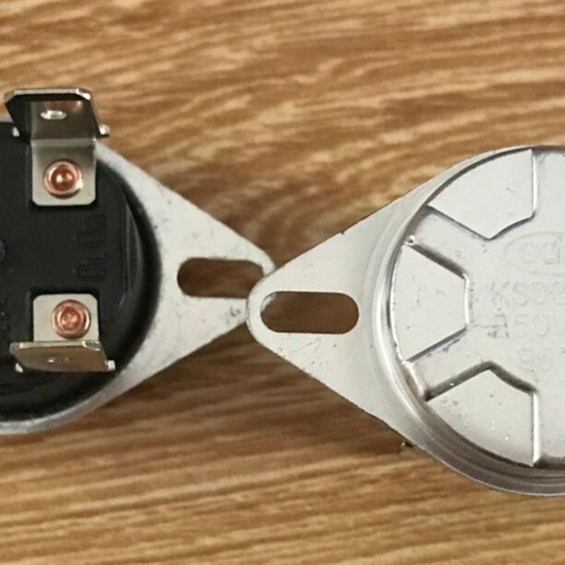 跳电温控 KSD302T 92度 95度 20A 圆形四脚 电热水器温度控制开关