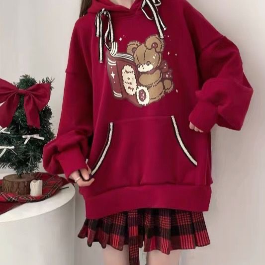 冬季新款日系卡通可爱小熊新年喜庆连帽红色学生宽松卫衣女上衣潮