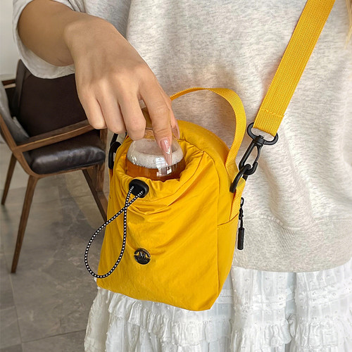 【挖到宝啦】夏天散步手机包女斜挎水杯包高级感便携大容量包包