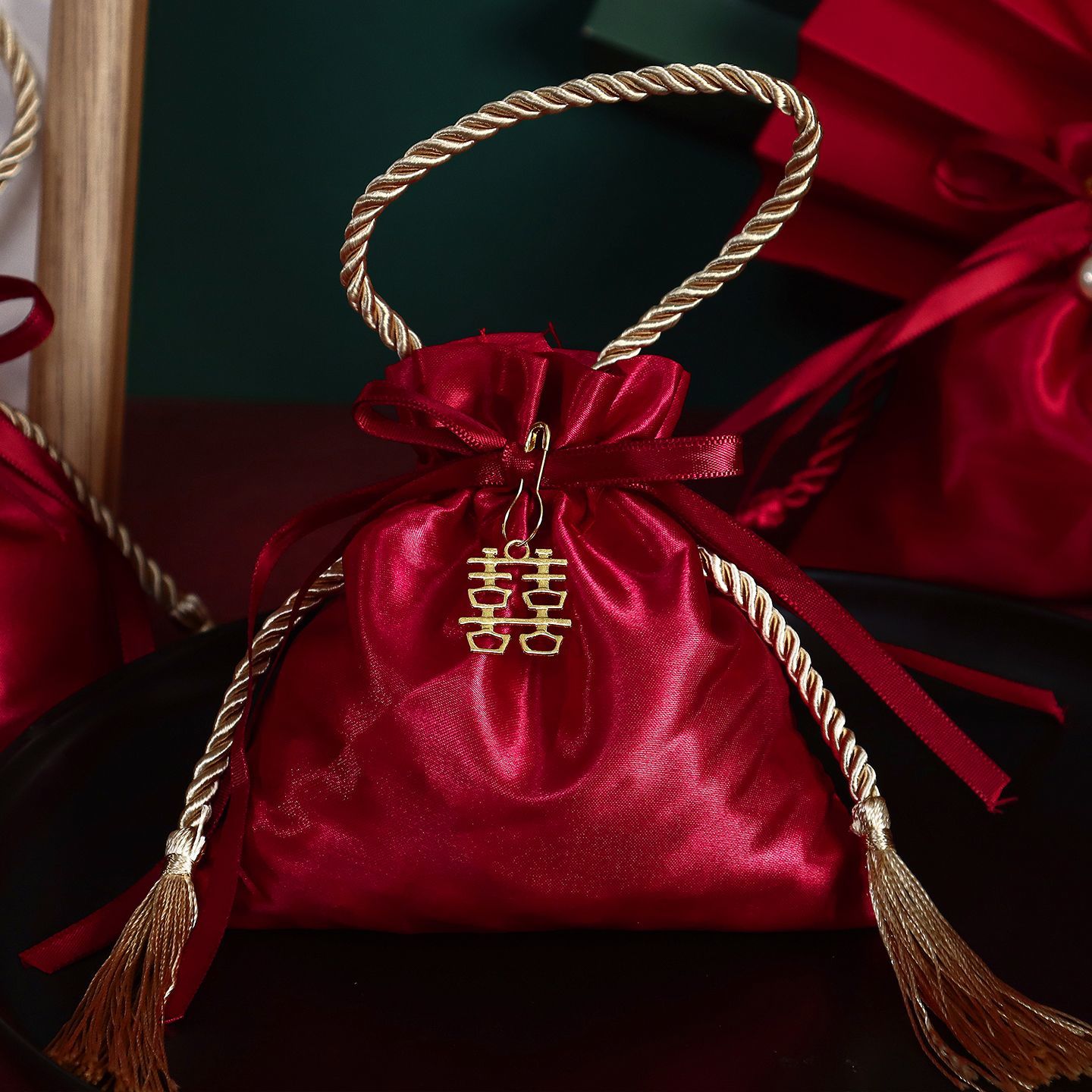 高档喜糖袋子礼盒婚礼结婚专用手提高级糖盒布袋糖果瓜手提式新款