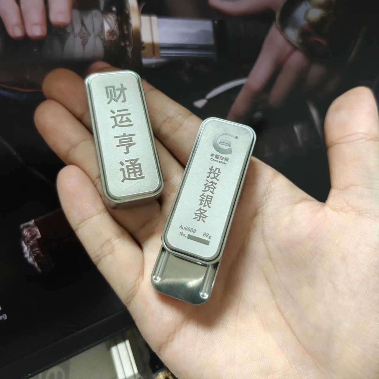 新品浮光超密集高低音叮叮推牌 EDC玩具