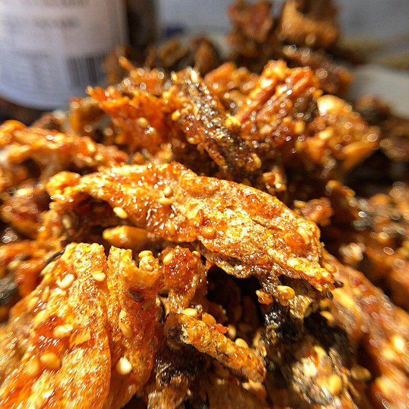 甜辣鱼皮香酥休闲解馋小零食开袋即食网红办公室蜜汁酥脆香辣鱼皮