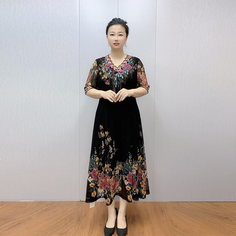 中年妈妈夏季新款贵妇连衣裙弹力网纱长裙时尚刺绣钉珠中袖大摆裙