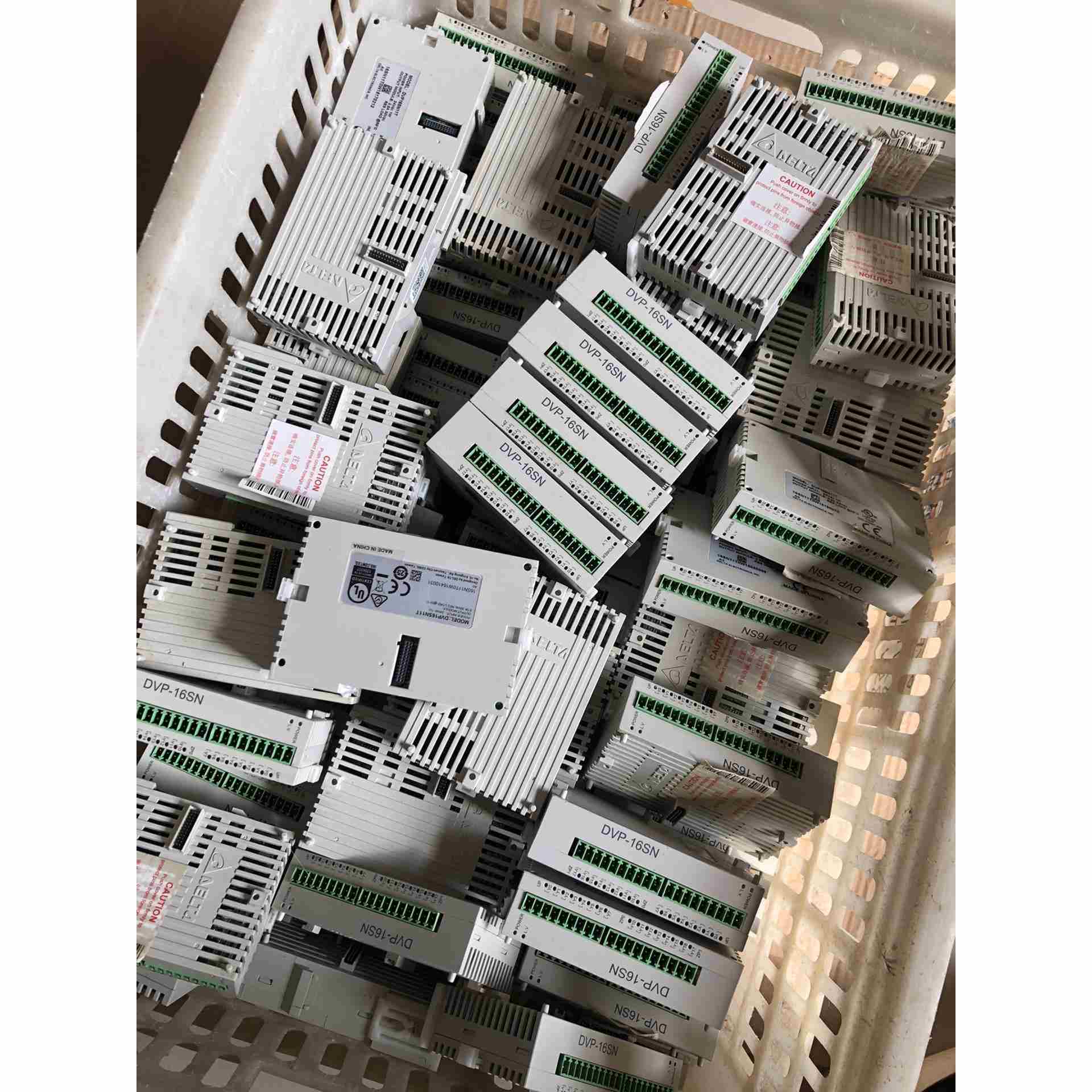 台达二手拆机DVP16SN11T、配件齐全、成色好、，不是实价