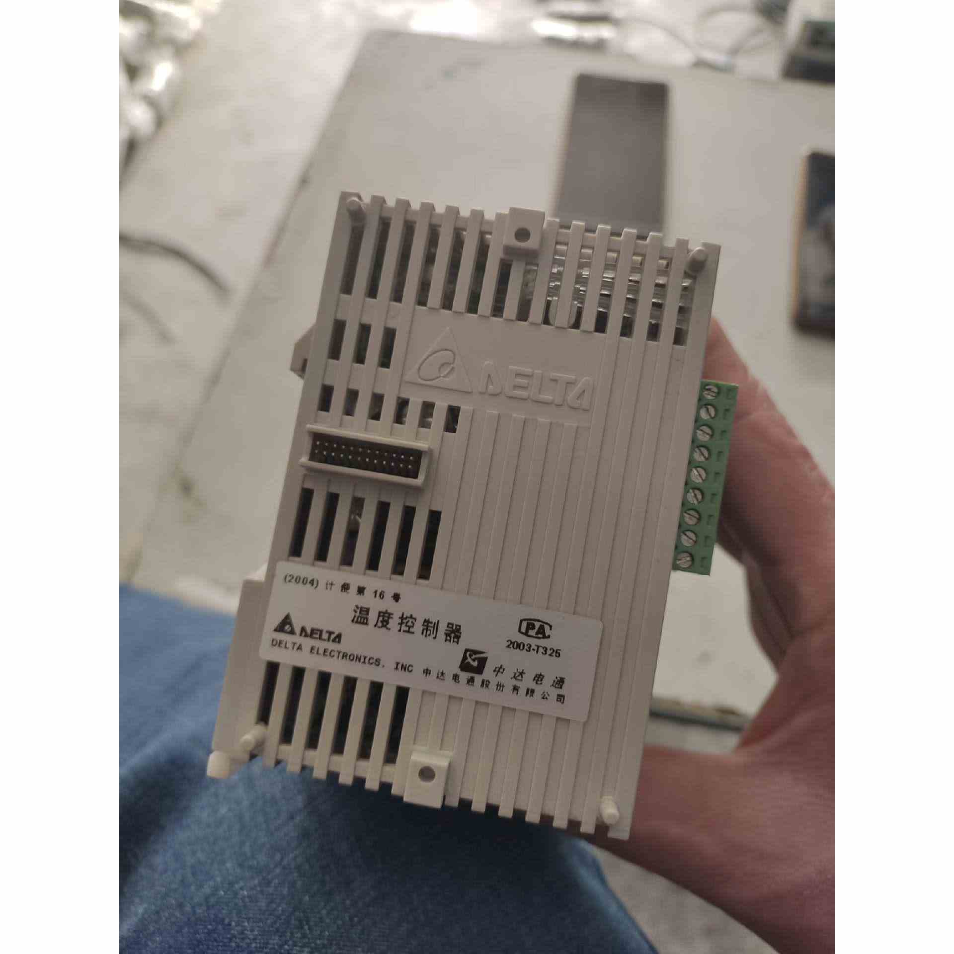 台达温度控制器，DTC2000V，200个，原装拆机，功，不是实价