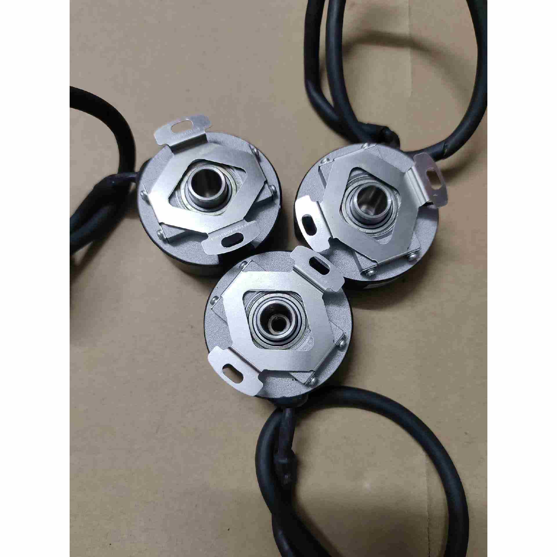 M16S17Bit编码器，内径9mm锥度孔，成色，，不是实价