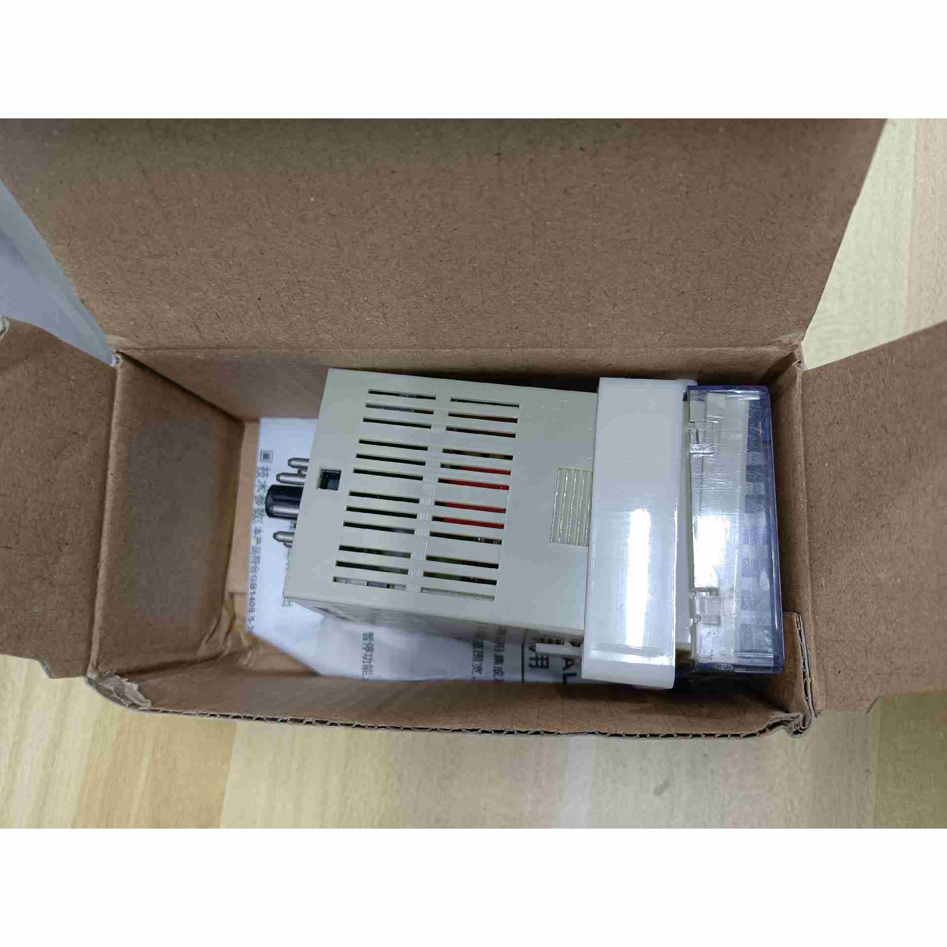 欧姆龙DH48S-2ZH时间继电器，原装正品2个，，不是实价