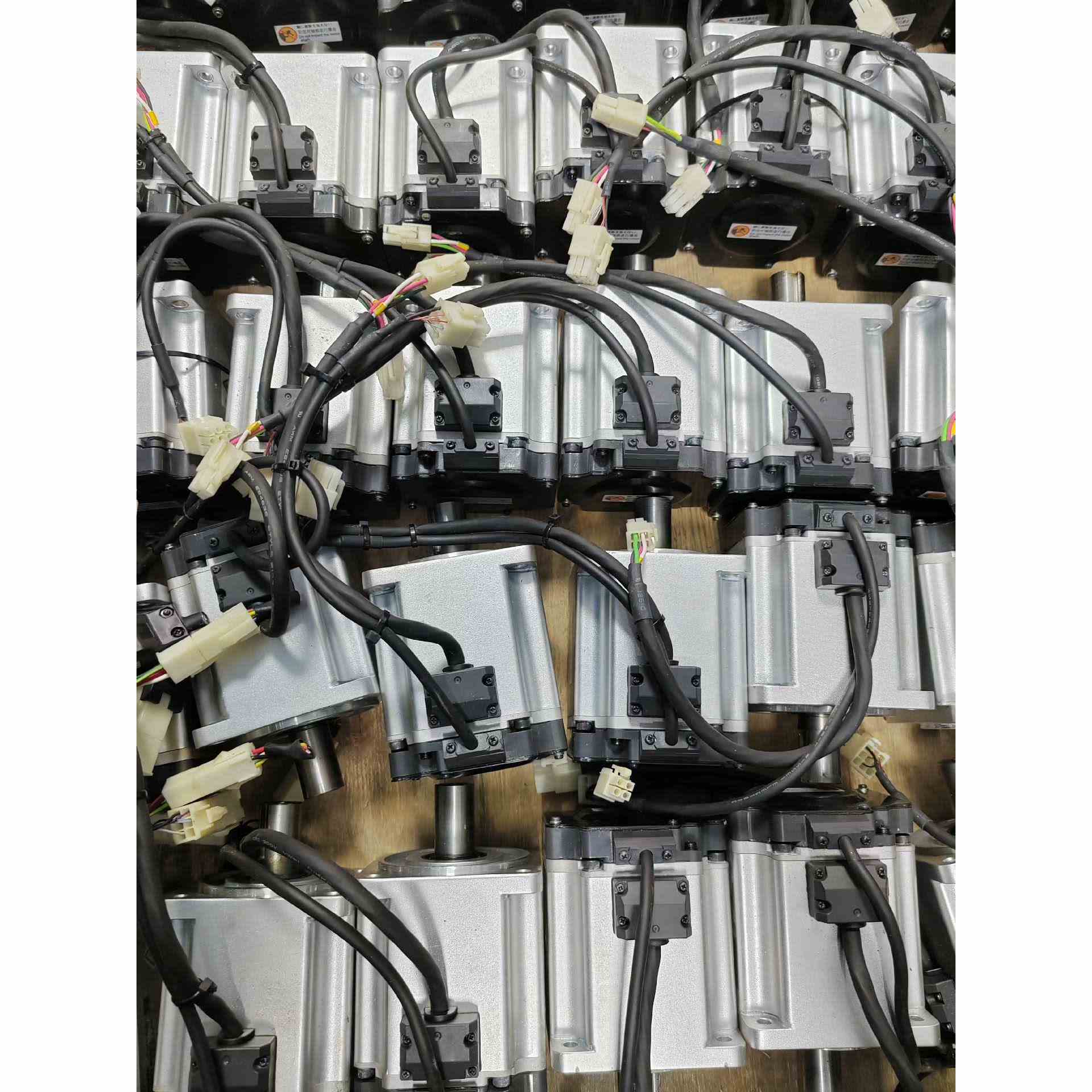 MHMF082L1U2M，a6伺服电机750w，配套驱动，不是实价