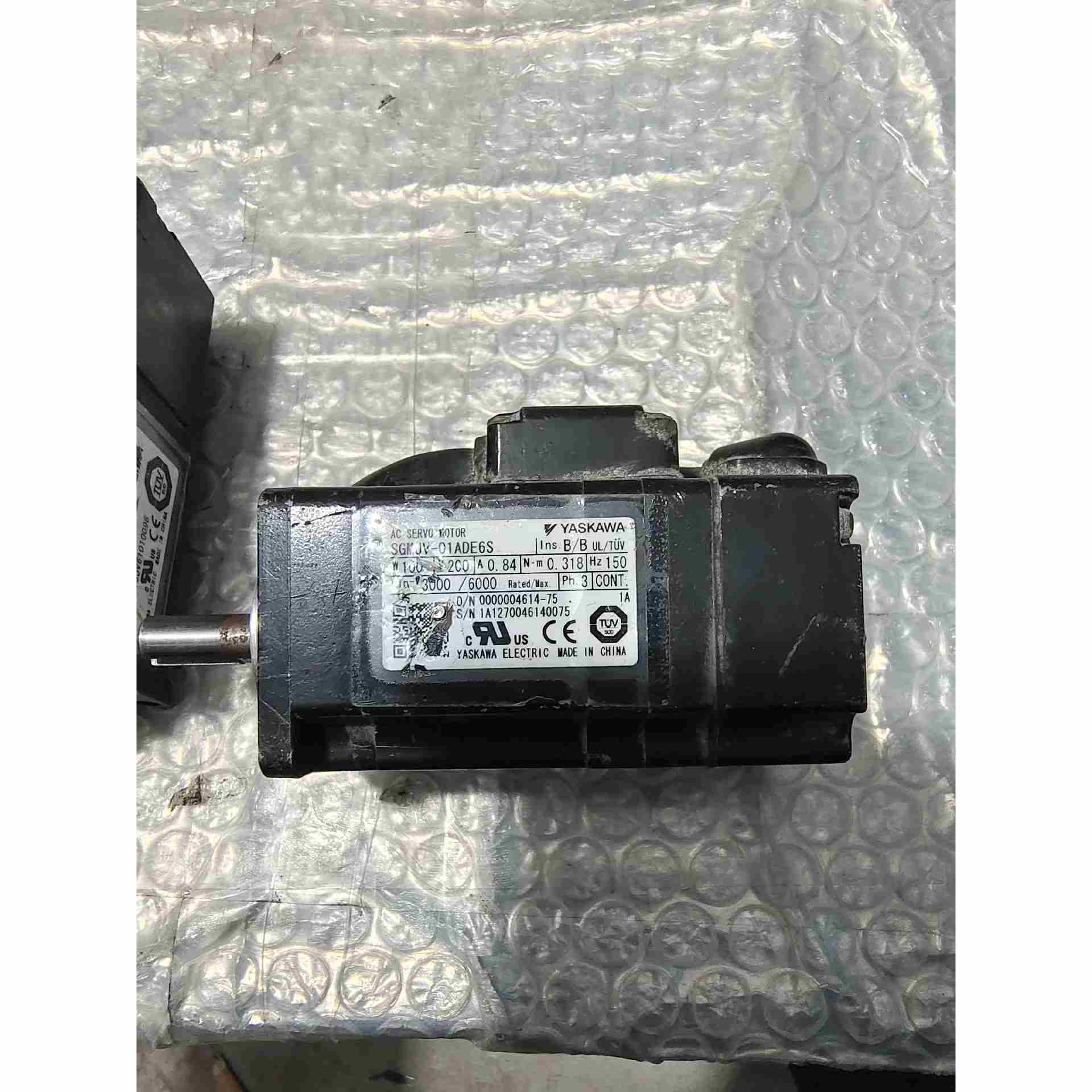 安川伺服电机，SGMJV-01ADC6S，两台，原装拆机，不是实价