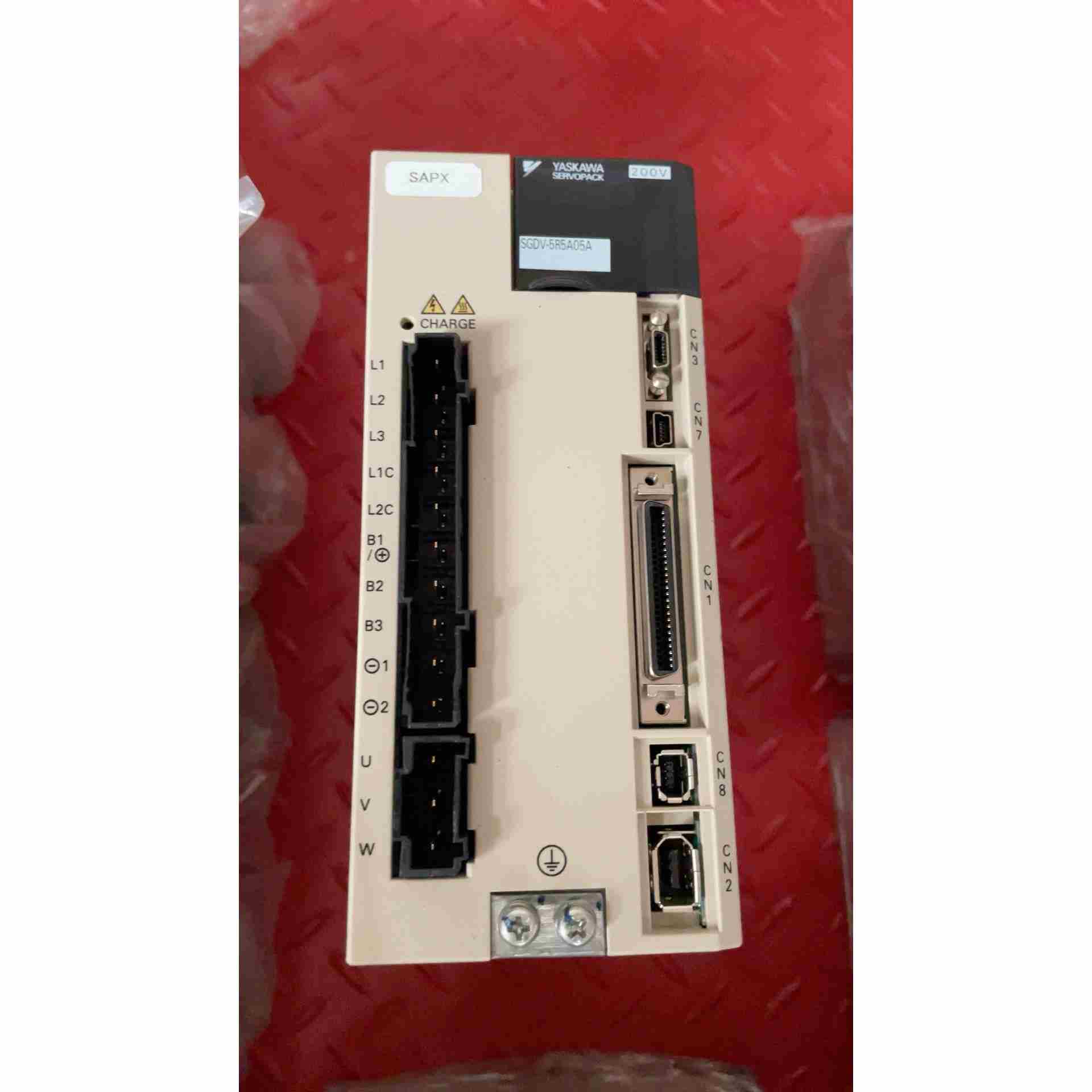 安川驱动器SGDV-5R5A05A 拆机二手包好 500，不是实价
