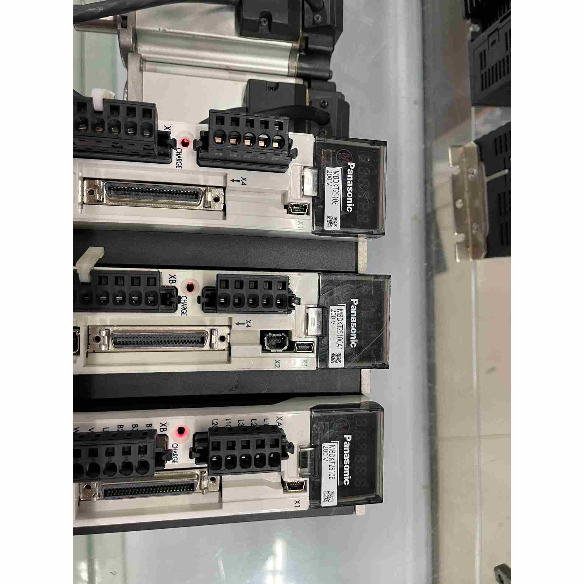 伺服MBDKT2510E+MHMD042G1U，功能包好，不是实价