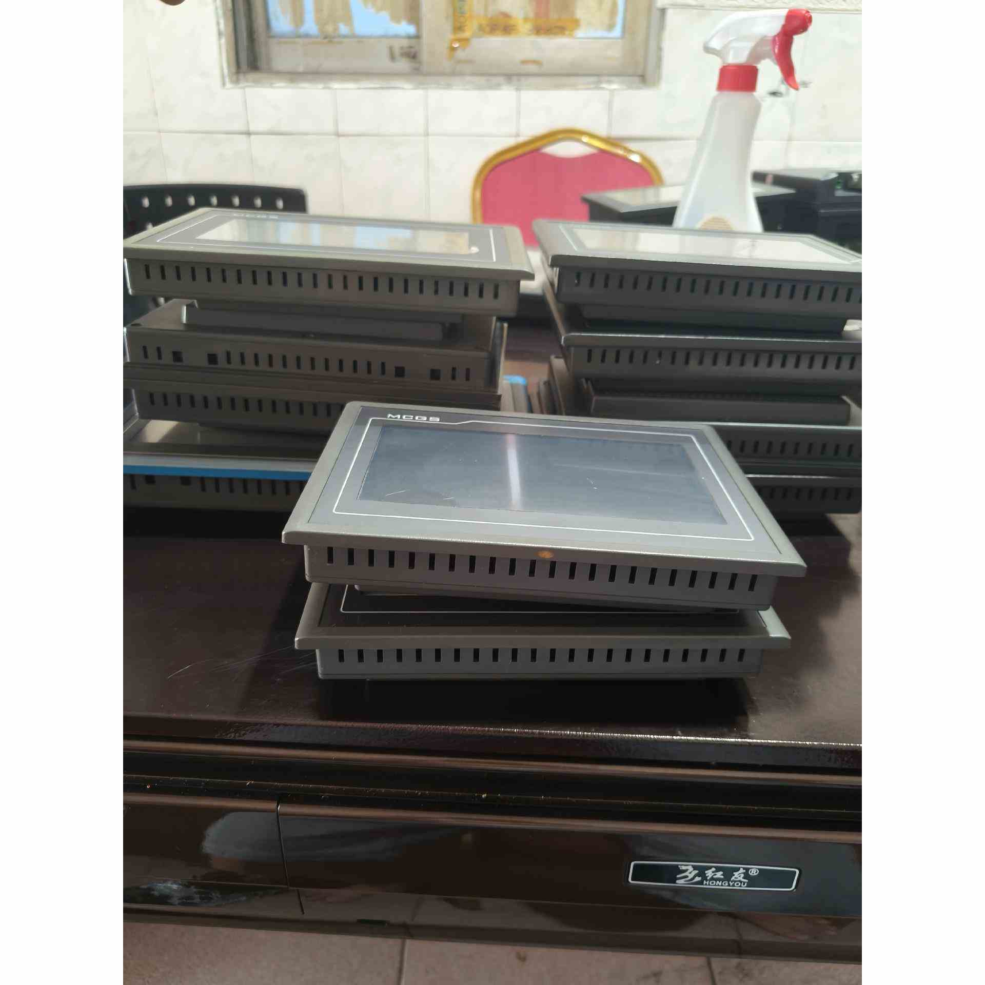 昆仑通态触摸屏::TPC7012EI数量4个，一个150!，不是实价