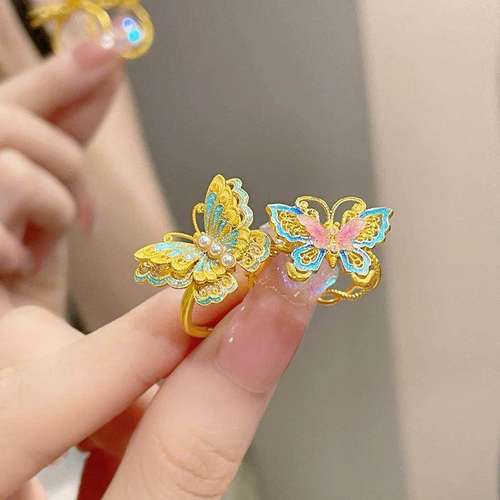 在逃公主梦幻新中式珐琅蝴蝶戒指