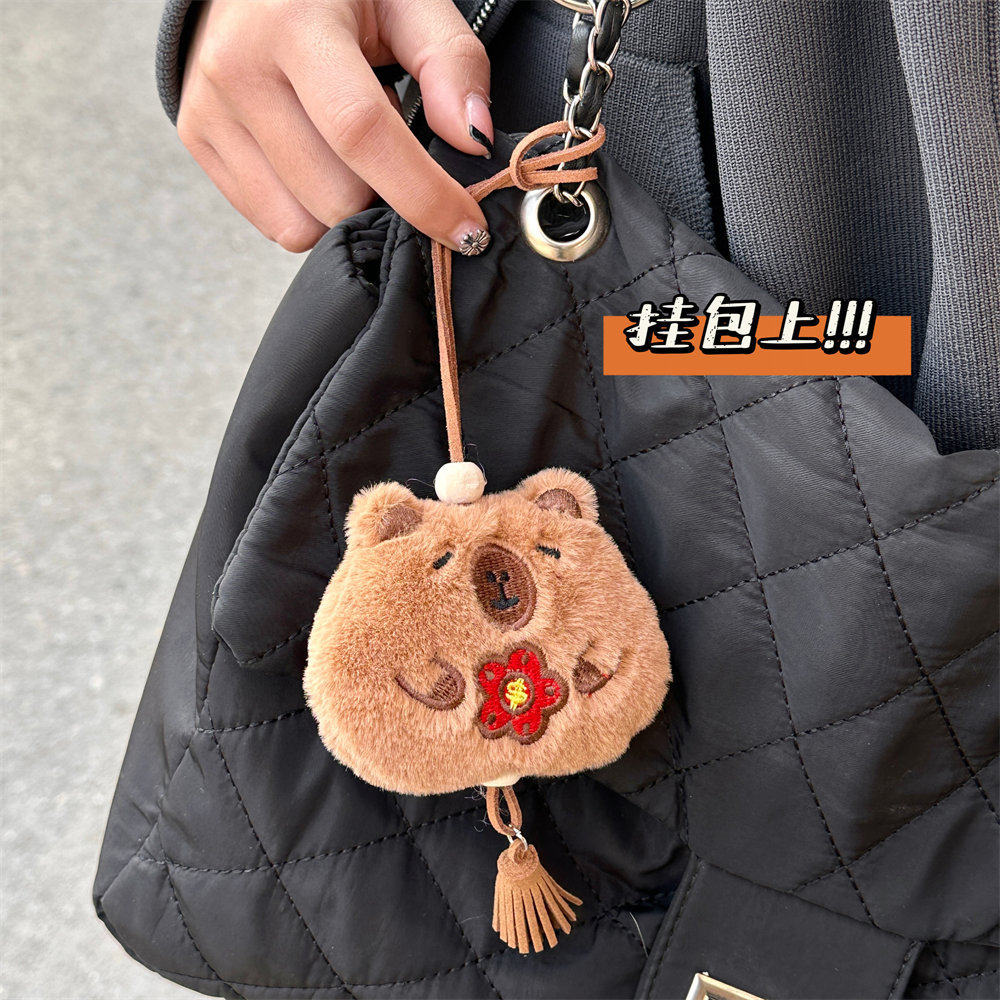 好货推荐新款有钱花毛绒水豚装饰挂件包包流苏挂饰可爱玩偶公仔钥