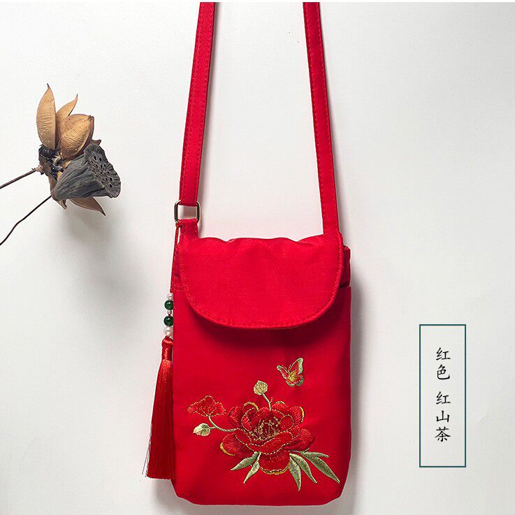 中国红刺绣花女手机包国风斜挎小