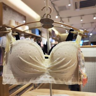 都市丽人BB41F1女士少女内衣1 2杯防滑聚拢可拆卸无肩带三排扣B杯