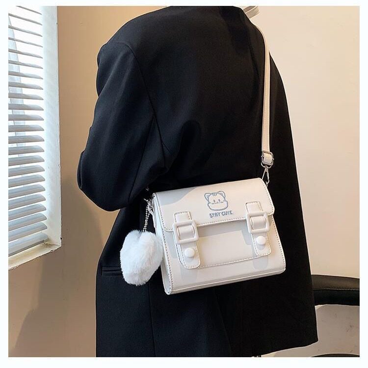 小包包女包2024新款学生女生斜挎包日系少女百搭小众女童包