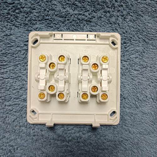 明装二开多控 双开三控中继 中途过桥开关 双刀双掷86型面板