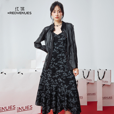 红馆|设计师款连衣裙2025秋丝绒吊带裙富家千金感穿搭黑色V领长裙