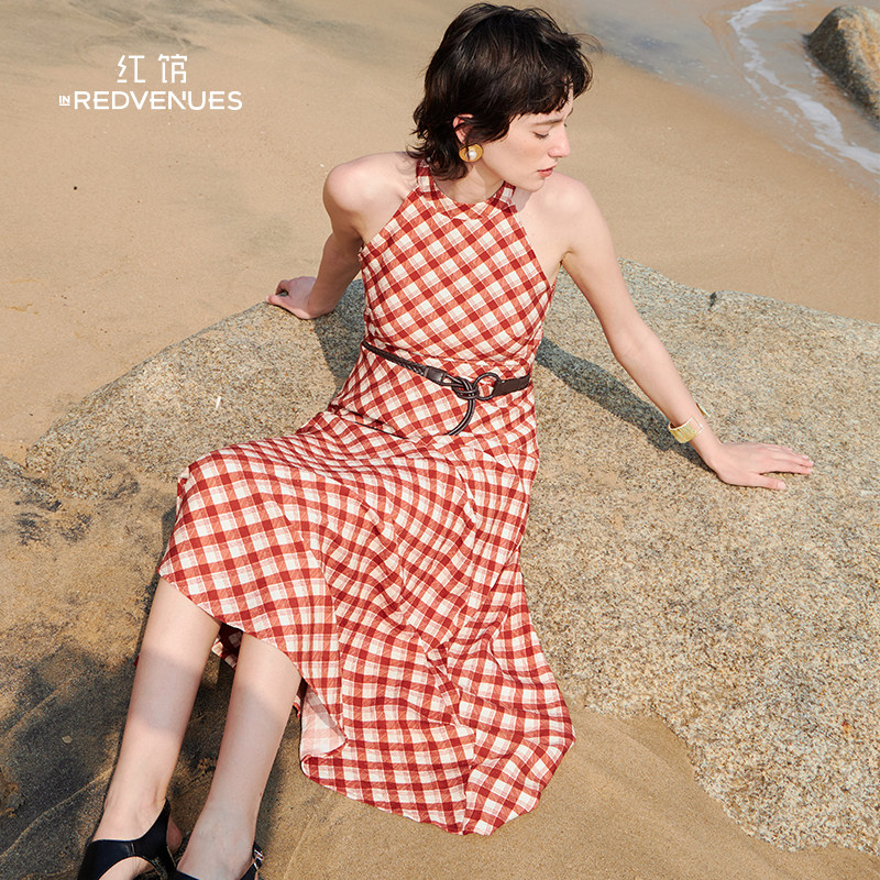 红馆26夏季新款连衣裙艺术生明媚穿搭无袖裙子海边度假长裙挂脖裙