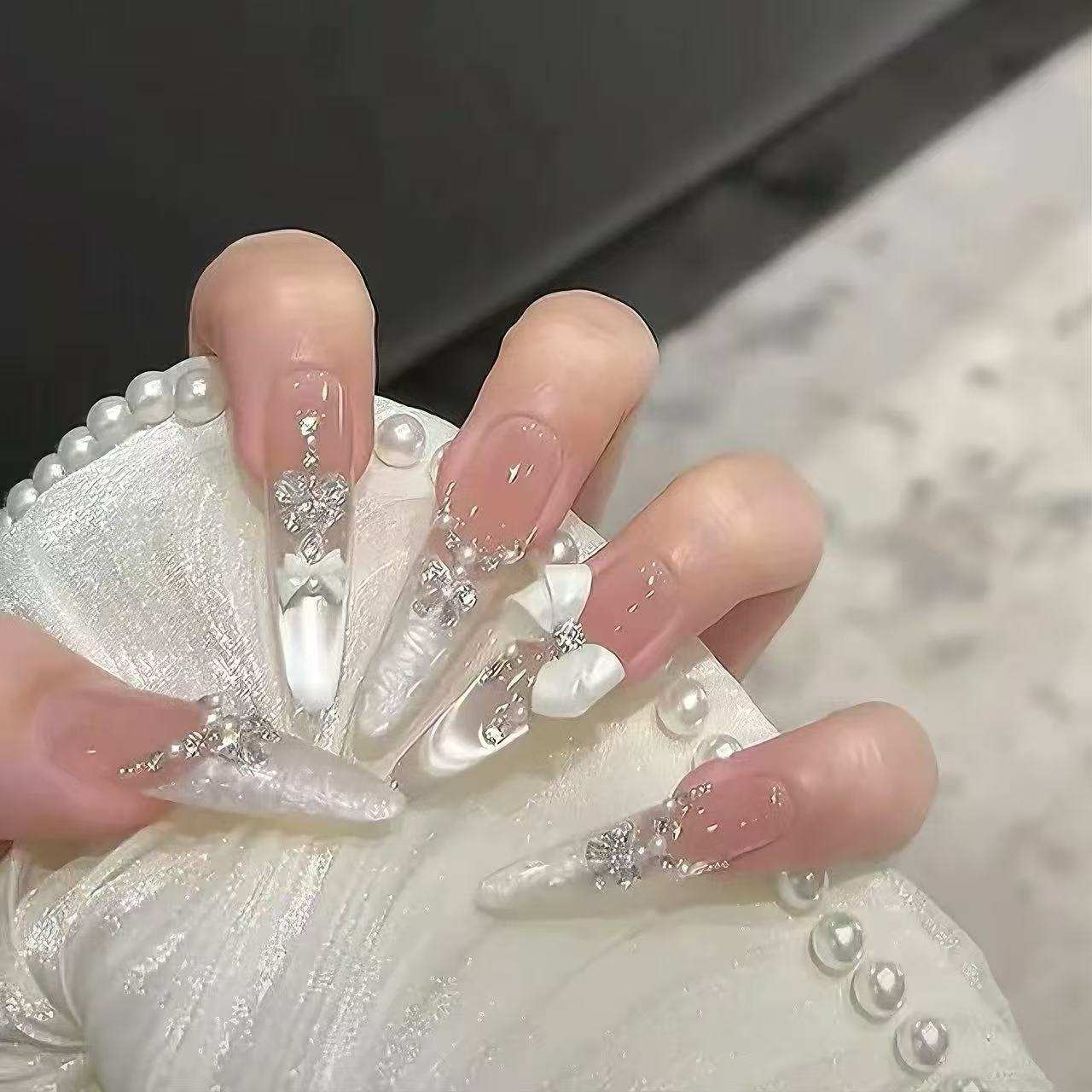 【白色恋人】纯手工穿戴甲气质猫眼蝴蝶结轻奢高级感纯欲显白美甲
