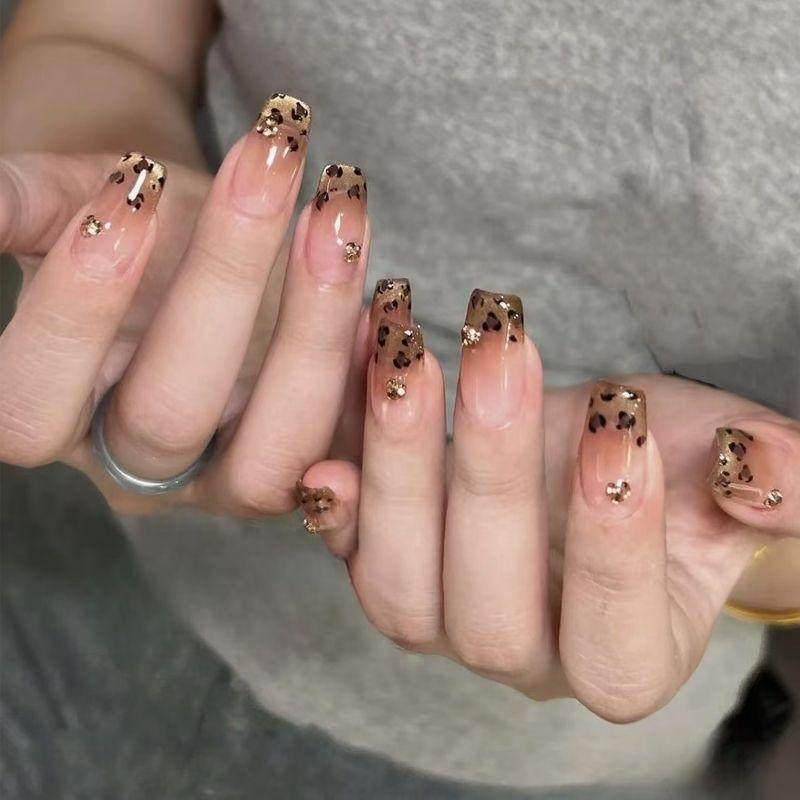 AHN【香槟豹纹】手工穿戴甲 2026年新款猫眼美甲短款显白指甲贴片,彩妆/香水/美妆工具,穿戴甲/甲片,淘宝优惠券,粉丝福利购,淘宝优惠卷