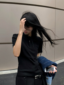 DM Tenacious高级感贵公子宝石正肩亨利领T恤上衣V领夏季老钱短袖