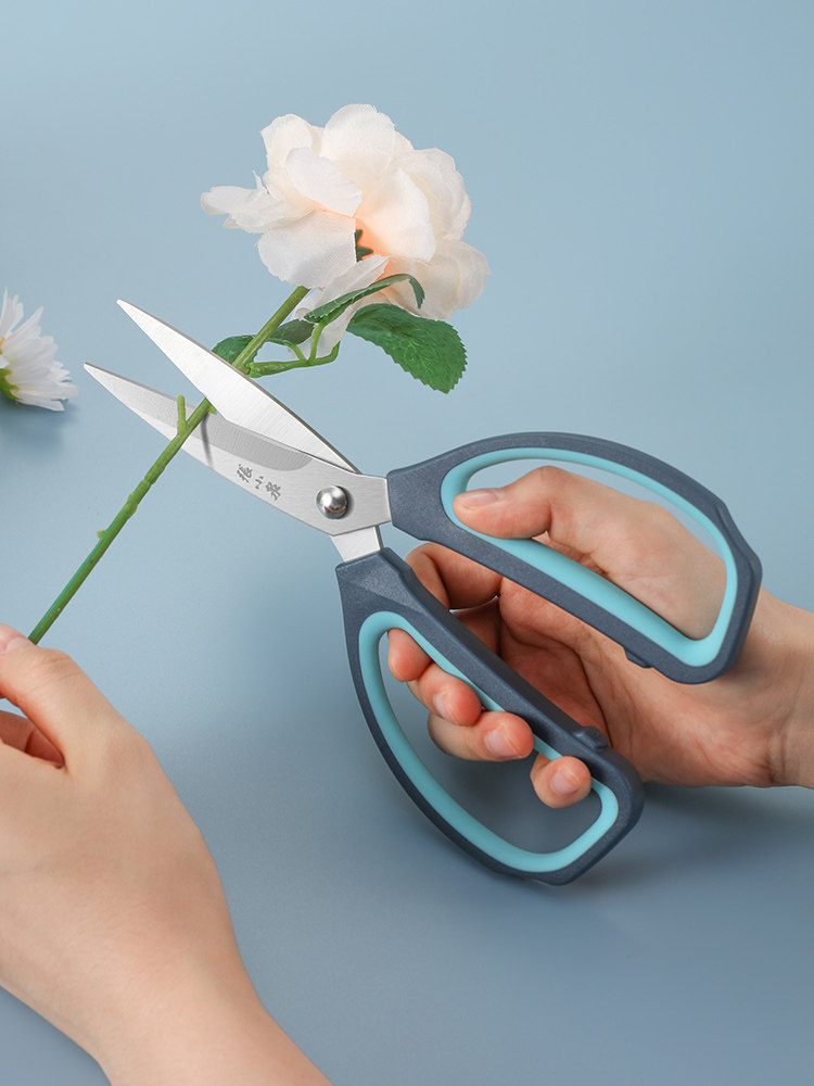 张小泉家用剪刀锋利刀刃轻松省力超快剪纸裁剪快递拆包顺畅不卡顿